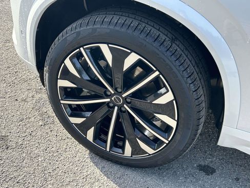 New 2026 Volvo XC90 B6 Ultra image 9
