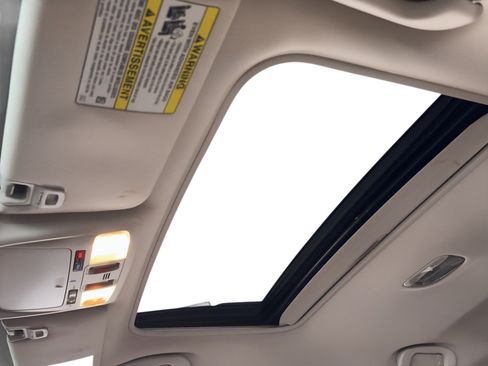 Used 2017 Subaru Outback 2.5i Limited image 18