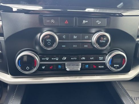 Used 2024 Ford Expedition XLT image 33