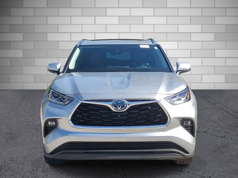 Used 2024 Toyota Highlander Limited image 8