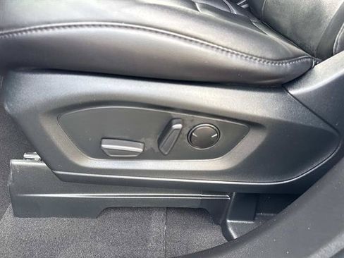 Used 2023 Ford Explorer XLT w/ Equipment Group 202A AWD/4WD image 13