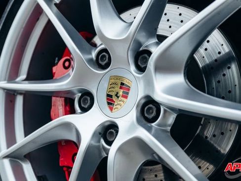 Used 2015 Porsche 911 Carrera 4S AWD/4WD image 3