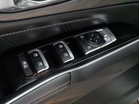 Used 2025 Kia Sorento SX AWD/4WD image 19