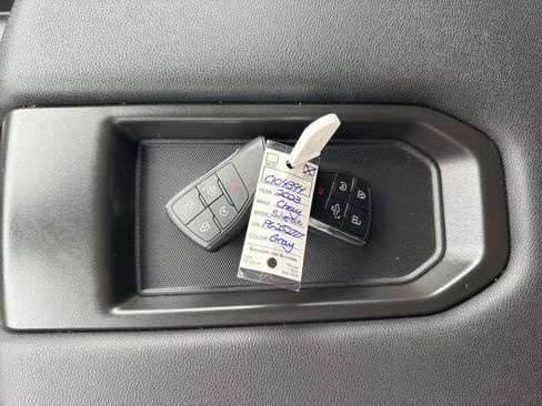 Used 2023 Chevrolet Silverado 1500 LT image 25