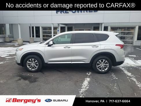 Used 2019 Hyundai Santa Fe SE image 2