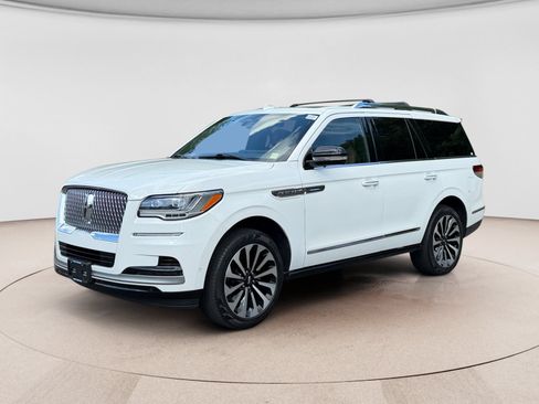 Used 2023 Lincoln Navigator Reserve AWD/4WD image 1