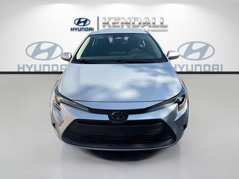 Used 2023 Toyota Corolla LE FWD image 2