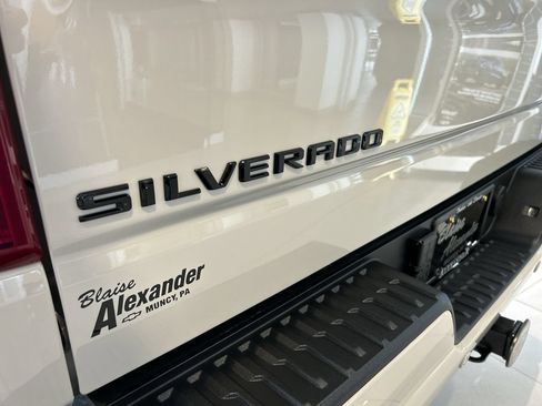 New 2026 Chevrolet Silverado 1500 High Country w/ Technology Package AWD/4WD image 9