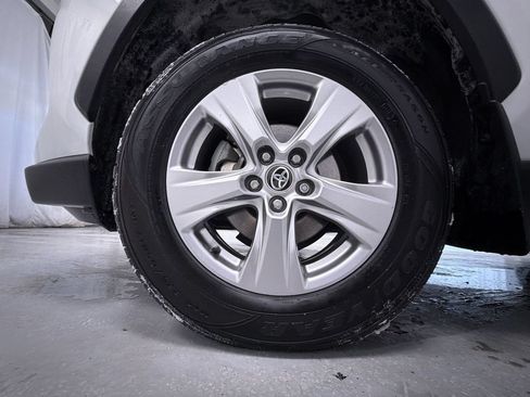 Used 2023 Toyota RAV4 XLE AWD/4WD image 10