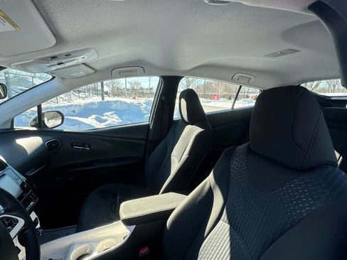 Used 2016 Toyota Prius Three image 16