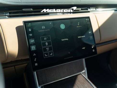 Used 2025 Land Rover Range Rover SE image 26