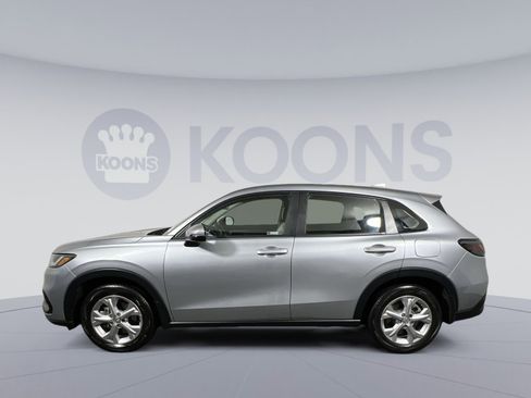 Used 2023 Honda HR-V LX image 2