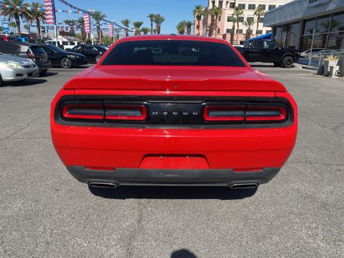 Used 2022 Dodge Challenger SXT RWD image 7