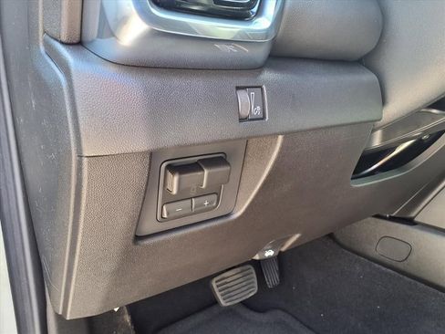 New 2026 GMC Canyon Elevation w/ Convenience Package RWD image 11