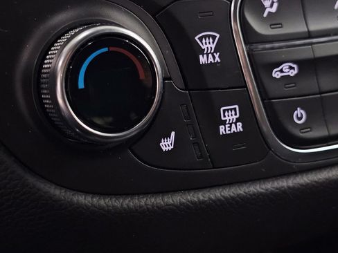 Certified 2024 Chevrolet Equinox LT FWD image 18