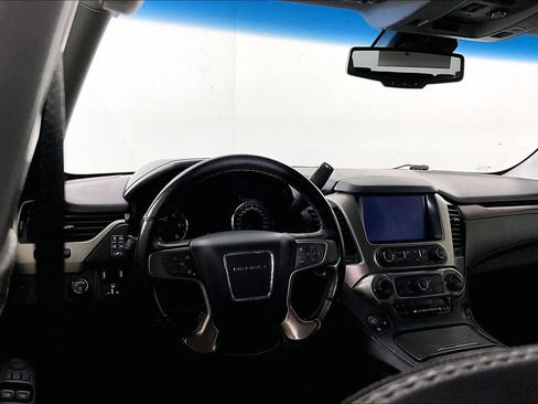 Used 2019 GMC Yukon Denali w/ Denali Ultimate Package AWD/4WD image 3