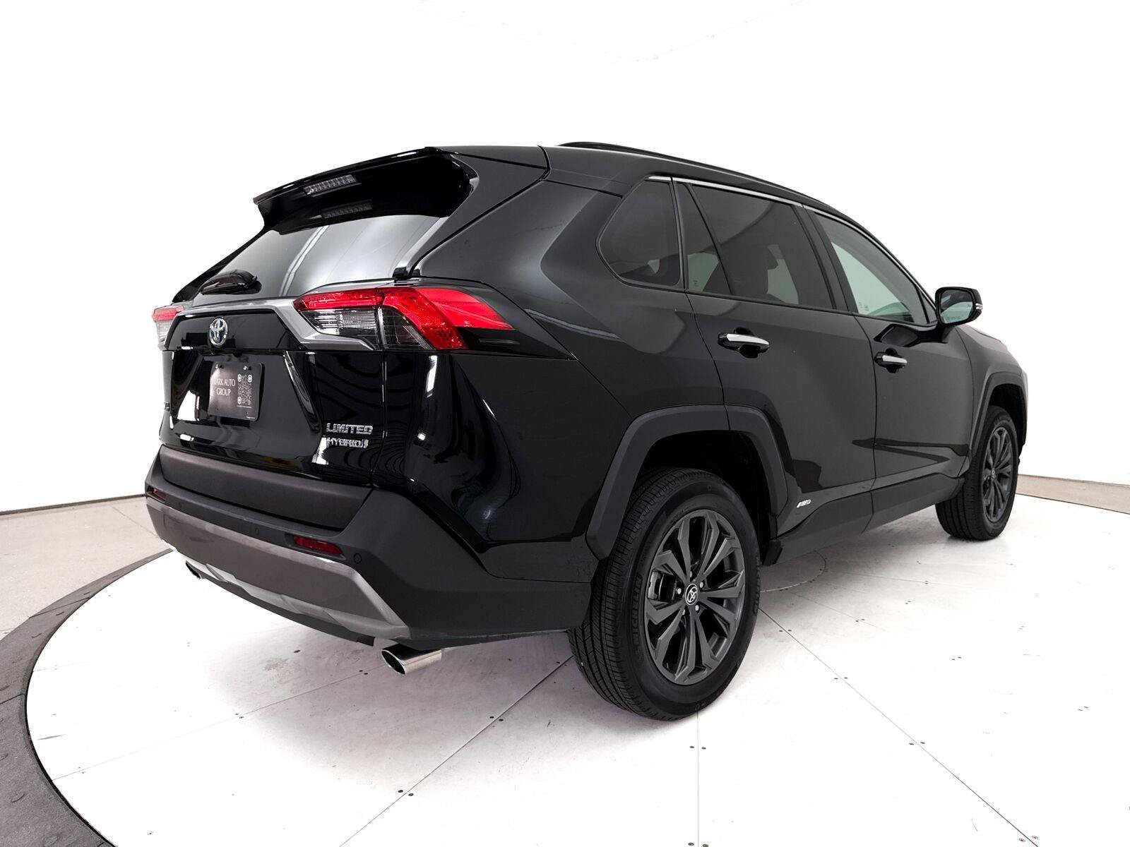 Used 2022 Toyota RAV4 Limited AWD/4WD image 19