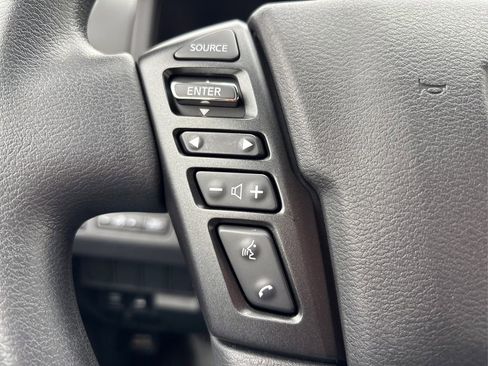 Used 2022 Nissan Frontier SV image 26