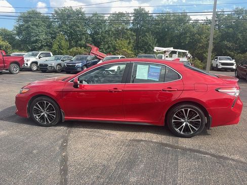 Used 2019 Toyota Camry SE FWD image 10
