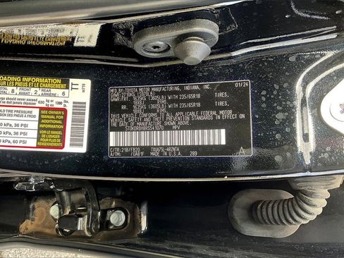 Used 2024 Toyota Highlander LE image 29