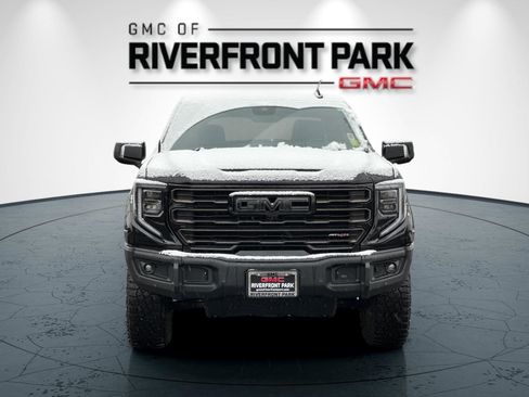 Used 2025 GMC Sierra 1500 AT4X image 8