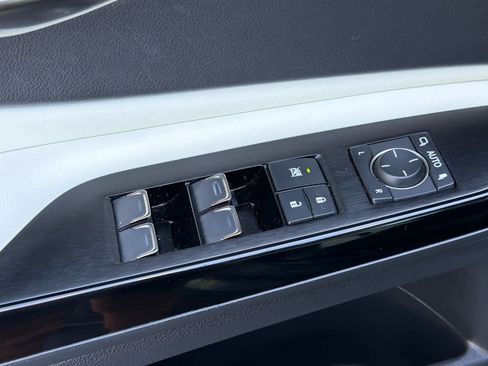 Certified 2023 Lexus ES 300h F Sport w/ Accessory Package (Z2) FWD image 13