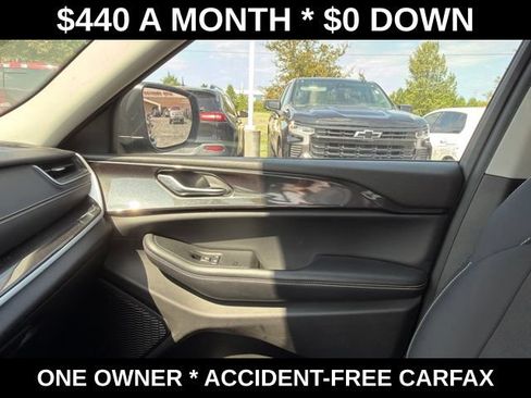 Used 2023 Jeep Grand Cherokee L Laredo AWD/4WD image 29