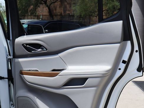 Used 2019 GMC Acadia SLE FWD image 26