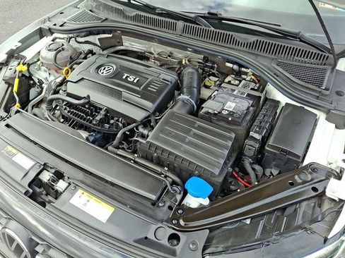 Certified 2023 Volkswagen Jetta GLI Autobahn image 33