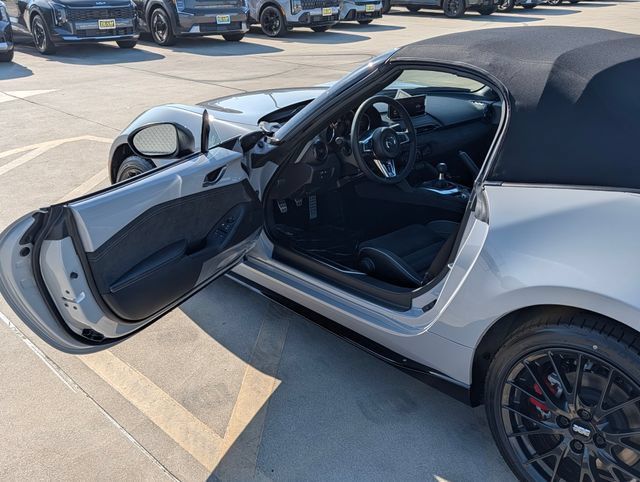 New 2026 MAZDA MX-5 Miata Club w/ Interior Package RWD image 27