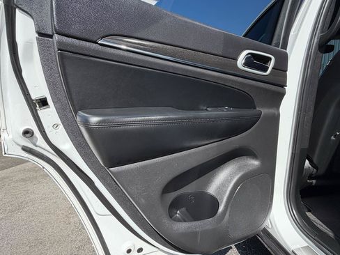 Used 2018 Jeep Grand Cherokee Limited AWD/4WD image 22