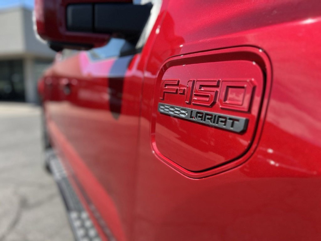 Used 2023 Ford F150 Lightning Lariat AWD/4WD image 43