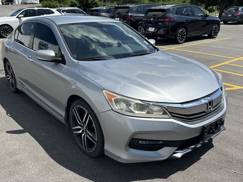 Used 2017 Honda Accord Sport image 2