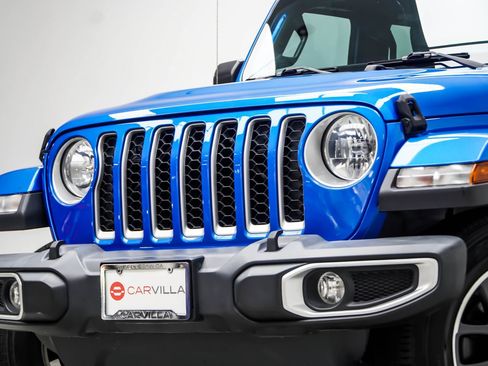 Used 2023 Jeep Gladiator Overland w/ Popular Equipment Package AWD/4WD image 2