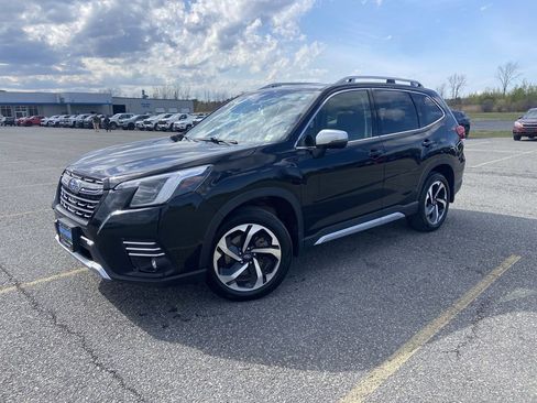 Used 2023 Subaru Forester Touring AWD/4WD image 1