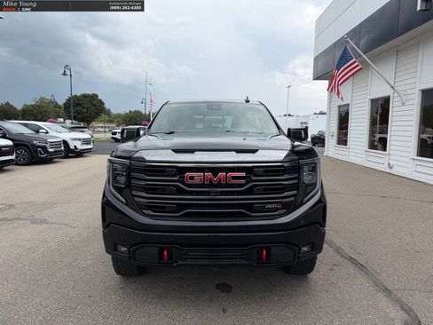 Used 2022 GMC Sierra 1500 AT4 w/ AT4 Premium Package AWD/4WD image 2