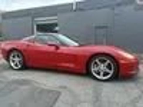 Used 2005 Chevrolet Corvette Coupe w/ Preferred Equipment Group image 12