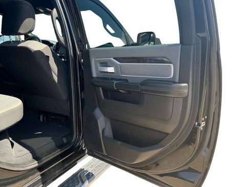 Used 2022 RAM 2500 Big Horn AWD/4WD image 20