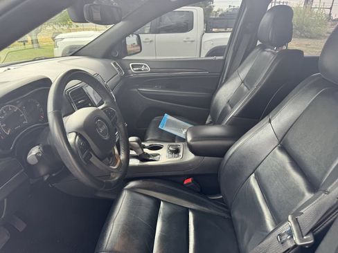 Used 2019 Jeep Grand Cherokee Limited AWD/4WD image 9