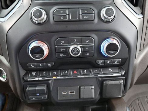 Used 2021 GMC Sierra 2500 Denali w/ Denali Ultimate Package AWD/4WD image 25