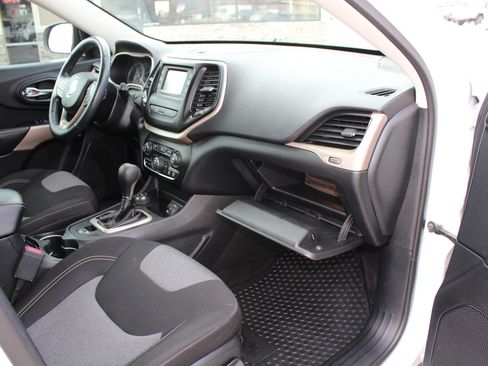 Used 2017 Jeep Cherokee Sport w/ Cold Weather Group image 71