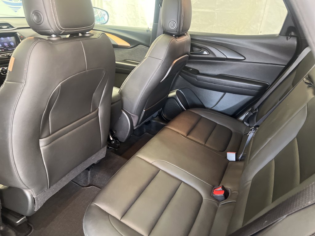 Used 2023 Chevrolet TrailBlazer ACTIV w/ Sun and Liftgate Package AWD/4WD image 43