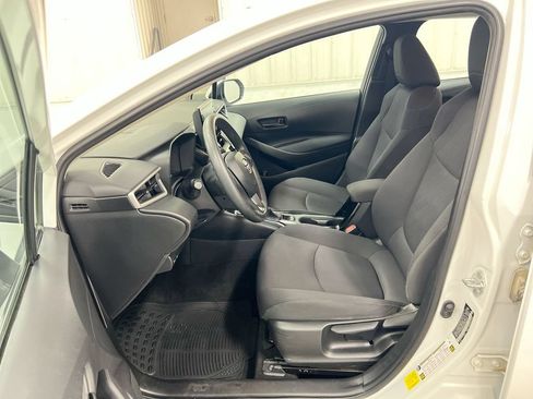 Used 2022 Toyota Corolla LE FWD image 19