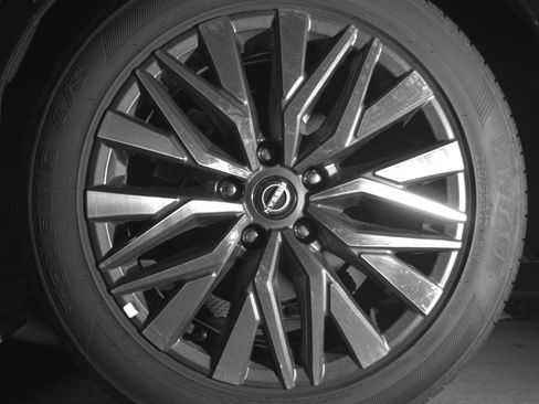 Used 2025 Nissan Altima 2.5 SV FWD image 14