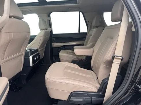 Used 2024 Ford Expedition Limited AWD/4WD image 17