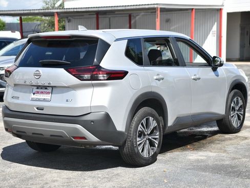 Used 2023 Nissan Rogue SV image 6