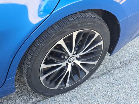 Used 2019 Toyota Camry SE image 11