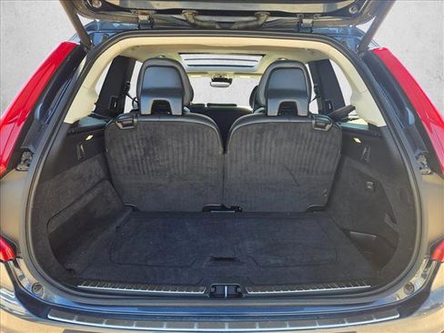 Used 2018 Volvo XC90 T6 Momentum w/ Convenience Package image 5