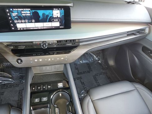 Certified 2025 Nissan Murano SL image 17