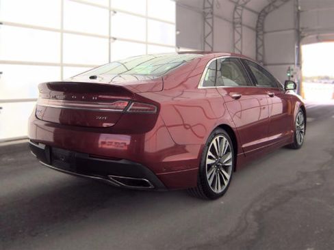 Used 2017 Lincoln MKZ Reserve w/ Luxury Package FWD image 3